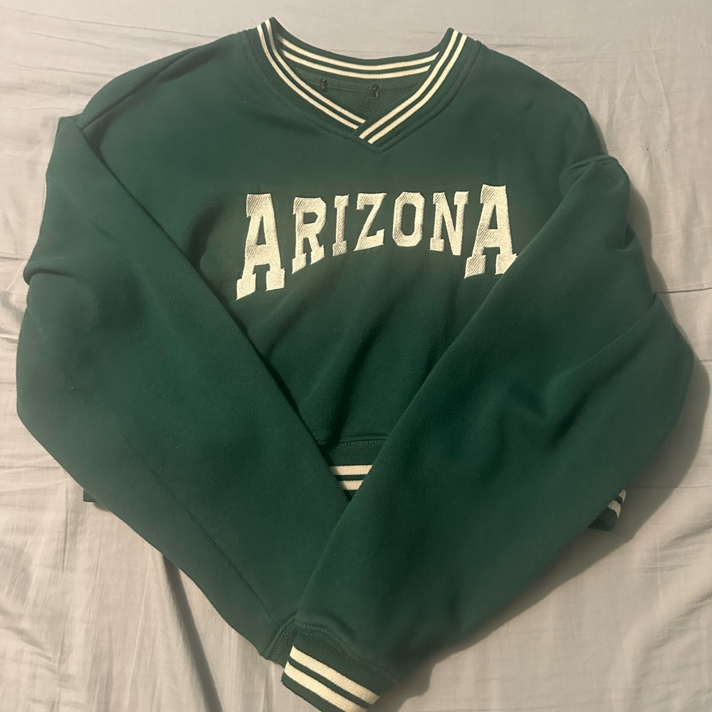 Forever 21 Green Arizona Cropped Crewneck Sweater 💚🤍